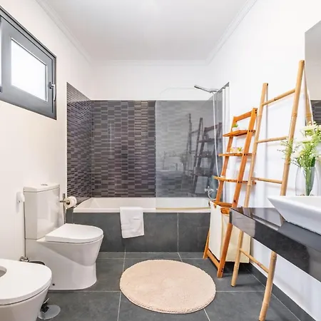 בית נופש Uptown Sea View By Homie *