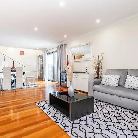 Uptown Sea View By Homie Nyaraló *